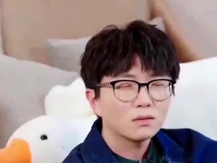 沈佳润跨年夜跑调道歉#明星#娱乐