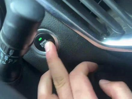 江铃域虎7国六行驶中仪表亮各种故障灯,熄火后按启动没反应。只能开关仪表
远程指导救援,车辆顺利启动
#每天一个用车知识 #实实在在的修车 #驭胜350 #域虎7 #专注江铃的赵老师