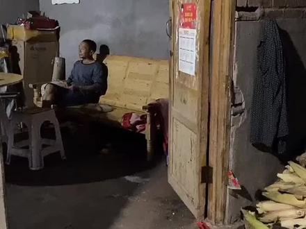 都进来听一下,关于我和@周敏敏同学 的关系,以及你们最关心的问题。
