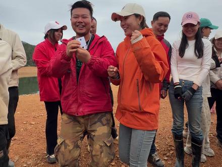 男女组合荒野巨物挑战赛,第15天,上半场结束,抽签换钓位#美人鱼千斤顶荒野巨物挑战赛 #抖音荒野垂钓季 #二毛荒野蛋白谷麦米