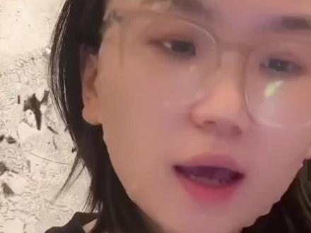 "很多事不需要答案,态度就是答案。原来自己从未很重要,只是偶尔被需要。"#人生感悟 #情感共鸣 #跟着胡楚靓做自媒体 #胡楚靓