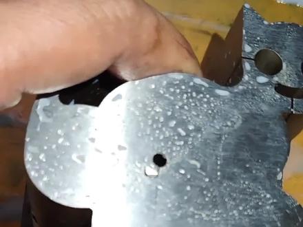 网络人物志第16期八级钳工5,依旧东非大裂谷,依旧手汗填缝,依旧你懂机加工吗这一块#搞笑 #人物故事 #八级钳工 #抽象 #机加工