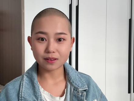 #发型的重要性 光头戴假发真的不掉呀!#假发 #发型的重要性