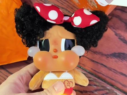 恋夏一族手感,哭娃 Crybaby Vacation 系列 哭娃 Crybaby Vacation Mode On系列搪胶毛绒盲盒
大热款 恋夏一族手感分享:
1,空间,六面都有空间,但空间不大。
2,打盒点,两个打盒点,封面日光沐浴左脸打盒,图鉴面日光沐浴头部打盒。
#盲盒手感分享 #哭娃 #crybaby #恋夏一族 #哭娃度假系列