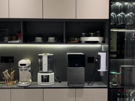 当奶咖色撞上高级灰和黑色,无敌好看的餐边柜配色分享给你们#餐边柜 #餐厅 #品质生活