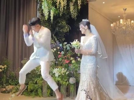 韩国婚礼中的新人出场,总是那么的令人意想不到