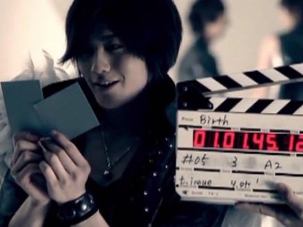 #赤西仁 real face赤西单人向镜头!
17年前的小红扬起小下巴,扭着性感的小腰,撅着魅惑的双唇,彻底击中还在上小学的我🥰 当时想日本还有这么好看的男生啊