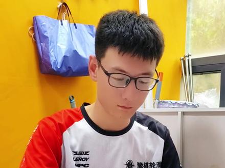 轮滑鞋的轮子大小有区别吗?多大规格适合什么鞋?#轮滑培训 #速度轮滑
