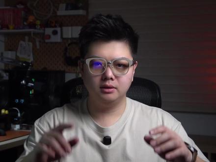 带显示的AI眼镜也可以很有性价比,魅族MYVU上手体验 魅族MYVU,眼镜功能简单却都是最实用的,既是生活的好助手又是学习的好帮手,续航也能满足日常一天的使用,而且白天看也非常清楚,最重要的是它性价比超高,一千出头就能体验到这款带有光波导镜片显示功能的眼镜#智能眼镜 #魅族眼镜 #MYVU