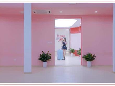 #嗨辣妈 健身爱好者辣妈登场!带着腹肌怀孕这简直不敢想象