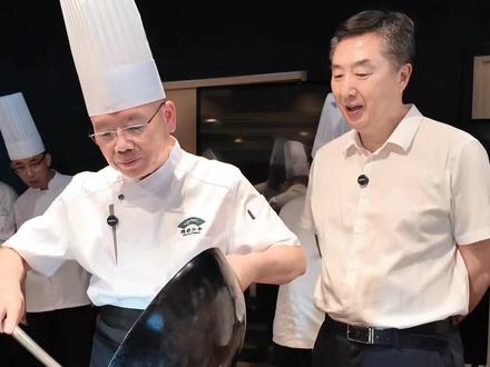 周作进大师教做传统胶东菜:爆双花……#百纳澜小宴