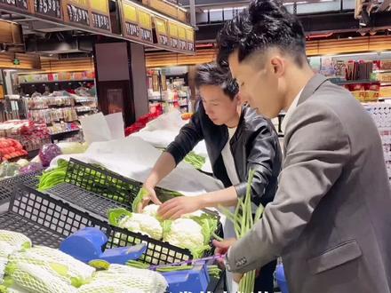 蔬菜日常基本捆扎,控制损耗,考虑客户量的需求,美观,便于陈列。适用于蔬菜