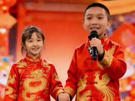 万家灯火,歌声最暖心!下面让我们一起聆听于浩东给我们带来的深情!#于浩东 #春晚 #唱歌