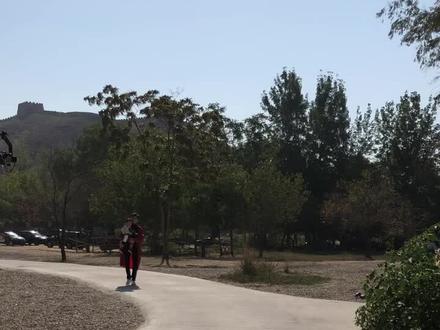 他来了他来了…他抱着小孩子走来了#张翰 #亲爱的客栈3