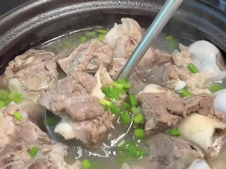 肉汤骨头汤千万不能天天喝,嘌呤油脂含量非常高