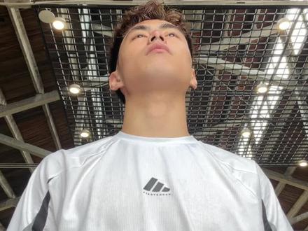 飞机开到室内了????#抖音百分大战#巅峰必达百分大战