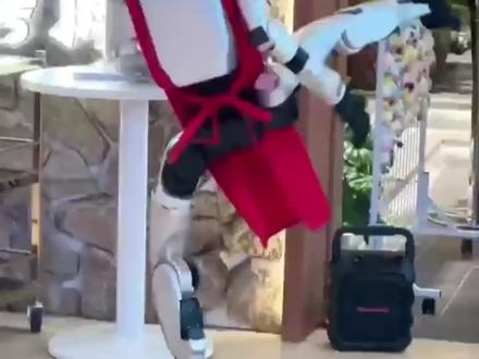 AI机器人发飙 别找错了人! 春晚机器人霸屏,62万一台还直接卖秒光!可在杭州一家烤肉店,AI机器人直接掀翻餐桌,主打一个上班闹脾气!#春晚机器人 #AI机器人 #发飙 #赔偿责任 #律师普法 @𝙕𝙖𝙡𝙡.𝙃 @多么好 @宏尘炼心 @小姜-stu @Michael_zhang