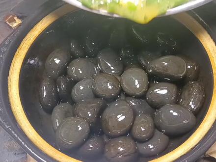 鸡蛋不一样的吃法,鹅卵石滑鸡蛋,就是这么嫩