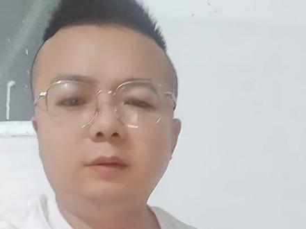一千多万粉丝老板怎么送的起,我龙龙拿衣服都是给了钱的#服装#你们都是人精 #龙龙带三娃#半转