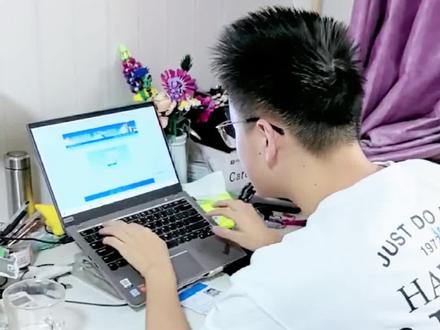 2024年北京高考查分,同学很淡定,分数出来后开心笑了。#海淀教育 #海淀学子高考 #高考查分 #2024高考 #高考分数线