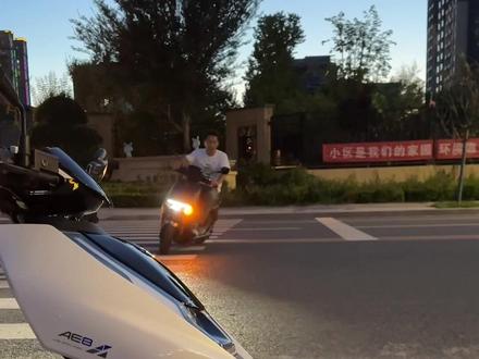 都是两万多的电动车。极核AE8/九号E200p/E300p。个人看法。#极核ae8 #九号e200p #e300p #九号电动 #踏板摩托车