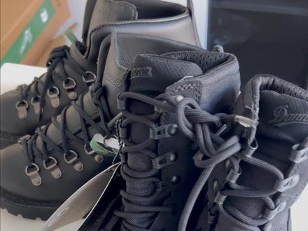 如果男人只有一双鞋去走遍世界,那么我和邦德都会选择Danner
#户外装备 #007无暇赴死 #战术靴