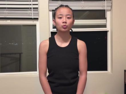 对不起大家 让大家失望了 我会努力提升自己不忘初心 但穿搭我真的不知道怎么去改成大家喜欢的 所以我在互联网上会低调做人的 谢谢大家 对不起大家 我接受所有人的谩骂 因为我确实不应该说淫秽词语 也感谢大家给我意见 我会好好改正 不忘来时路