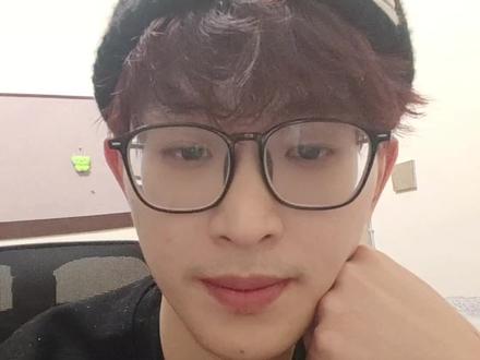 支持下我的5位队员!让我们牺牲队重生吧!怎么投票另外一个视频有。谢谢你们!#文森特赏金杯 #文森特