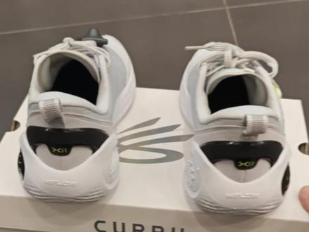 #篮球鞋 #球鞋测评 #抖音球鞋测评 #库里12 #运动装备 验证了网络上的一个观点,投篮鞋最好不要滚动而是平扁