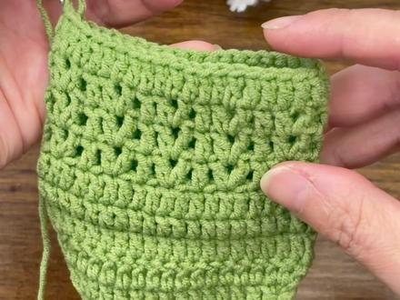 可以同时放水杯和手机的脑洞大开的两用斜挎包,春游真的太需要这个包了 #手工钩织教程 #钩织视频教程 #钩织包包 #钩织水杯套 #钩织手机包