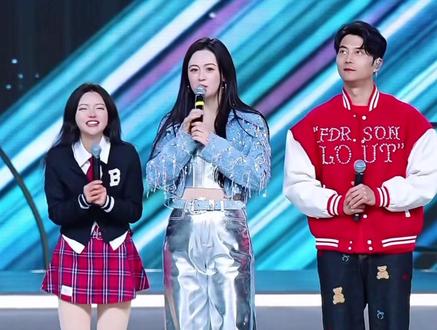 田少今天排的节目有没有惊艳到你,这也太有活力了吧,太精彩了吧……彩虹兄妹组合正式成立👏@🌈唐艺(今晚7点海澜飞马梦想舞台) @田少🩵³⁰³@汪琪琳🍦⁵²⁷⁰(下午2点开播) #唐艺大舞台#田少 #彩虹兄妹 #快来围观 #上热搜