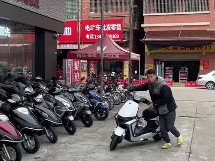 全款2699
拿下金箭f60
2000金宇星电机
前后大盘碟刹
12寸热熔轮胎
上牌一条龙安排#总有一款适合你 #出货实拍 #金箭 #F60 #九号