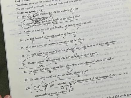 13年改错真题
考点:So和such的用法,非谓语,主谓一致,时态,固定搭配,完成时和过去时的区别,非谓语,固定搭配,反义疑问句,名词性从句。#学习打卡 #学习笔记 #寒假 #专升本 #英语