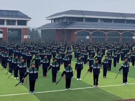 有一段历史,要永远铭记,有一种精神,要永远传承,振兴中华,强国有我。#破锋八刀#国家公祭日