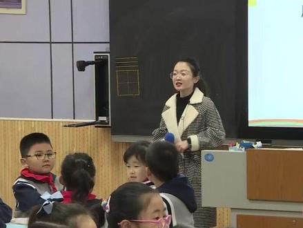 三年级下册《鹿角和鹿腿》第一课时 三年级下册《鹿角和鹿腿》第一课时 小学语文特级教师优质公开课名师示范课新课标学习任务群赛课一等奖(含配套课件教案逐字稿)