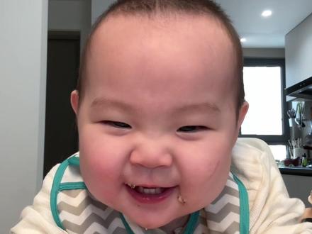 邪恶面剂子表面看似挺狂暴像个社会人 其实内心非常胆小!#邪恶面剂子 #吴喊喊vlog #潦草父母 #邪家军