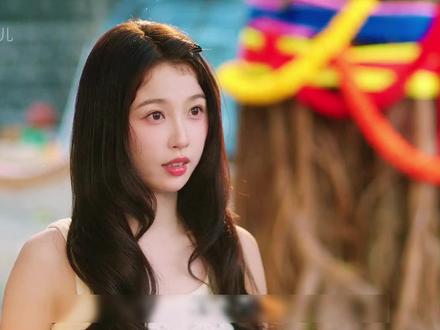 虞书欣新剧,这部“伪骨科”太上头了!#姜暮戴头盔世界都黑了 #何与听说这是靳朝进行曲 #双轨剧粉看完你的物料看你的 #虞书欣一根棒棒糖拿捏何与 #何与演爽了我也看爽了