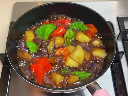 比肉还好吃的素菜组合,东北地三鲜#地三鲜 #水油焖菜 #低脂低卡餐 #茄子最好吃的做法 #充能小事叫吃饭