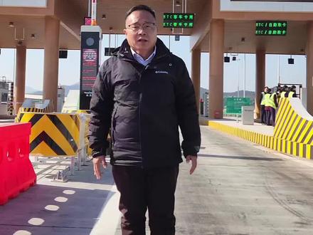 通了,巨石山出口!从合肥到巨石山走天天高速转到巨石山下只要1.5小时!太快了!#天天高速无为至安庆段 #巨石山 #巨石山飞拉达 #巨石山一心民宿