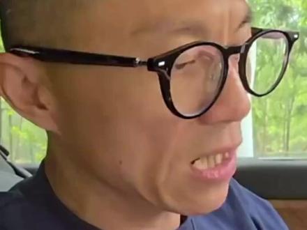 仅网络广告一项年收入就超2000万,拥有劳斯莱斯等多辆豪车…陈震用空壳工作室偷税细节披露