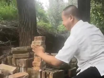绵手断砖,真正铁沙掌休练高层,玉女手,可开砖断砖伤人于无形