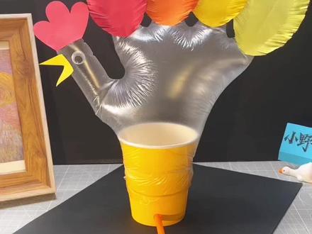 用一次性手套做个好玩的大公鸡#亲子手工#幼儿手工#自制玩具