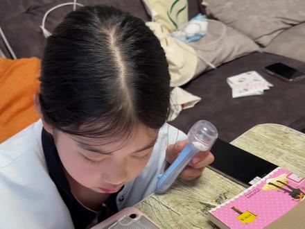 小学生迷上白鹿+拼豆!?有没有一样的#记录孩子的点点滴滴 #手工diy #拼豆 #白鹿 #90后妈妈