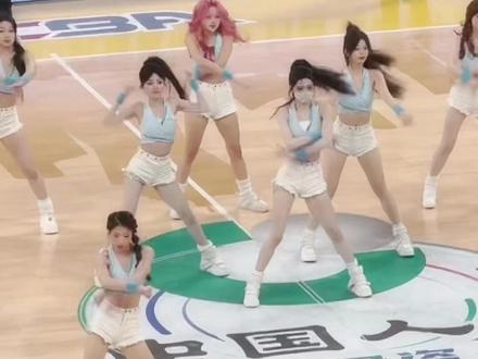 我有个朋友,需要她们的资料! #广厦啦啦队#稠州啦啦队