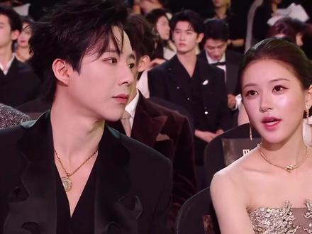 赵露思刘宇宁台下聊天看口型#赵露思 #赵露思刘宇宁