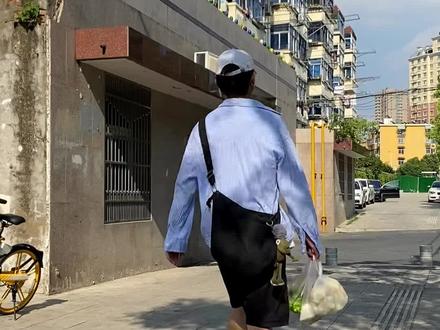 目前肥漂6年,才存了6w钱,普通人存💰,继续努力下去。#日常vlog#独居日记