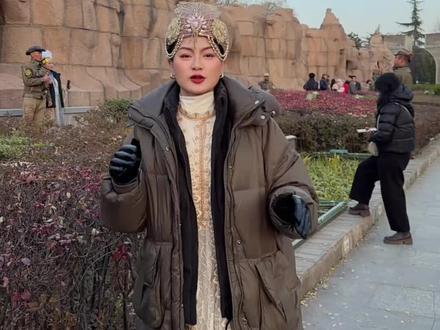 #东天山来的骆驼队 出行125天 全体成员来到西安市丝路群雕 唤醒历史记忆!