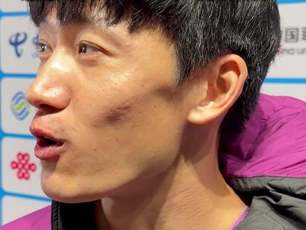 11月18日,十五运会田径项目男子400米决赛在广州举行, 张靖宗获得银牌后调侃:感觉到了广东天气的“魔法攻击”。(广东台记者 岳阳)#2025全运会 #记者在现场 #媒体精选计划