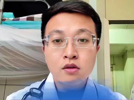 蒙脱石散的正确使用方法,包括其作用机制、剂量、冲调比例、用药时间和注意事项。强调蒙脱石散不是止泻药,而是吸附病原体,使用时需注意浓度、剂量、与其他药物的间隔时间,以及不能代替补液治疗。#蒙脱石散 #腹泻 #蒙脱石散的正确吃法 #腹泻用药 #抖出健康知识宝藏