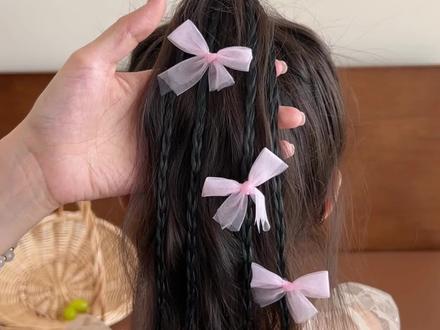 给爱臭美的女儿准备这个卡通假发辫吧,甜美又俏皮 #高马尾 #假发辫 #头饰发饰 #生女儿就是用来打扮的